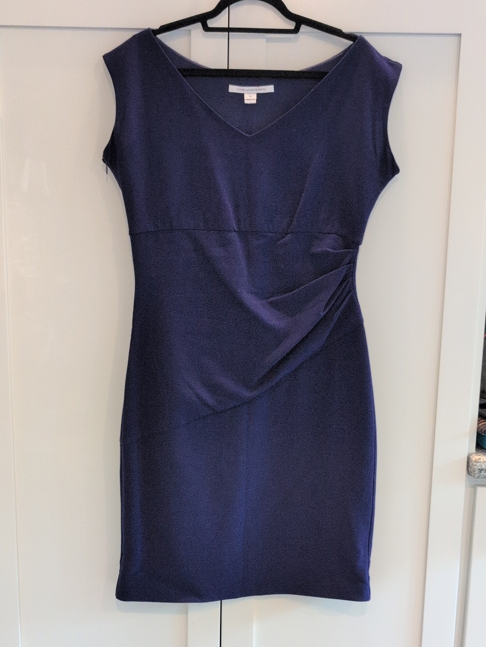 Diane Von Furstenberg Devon Purple V-Neck Cap Sleeve Sheath Dress - Size 14